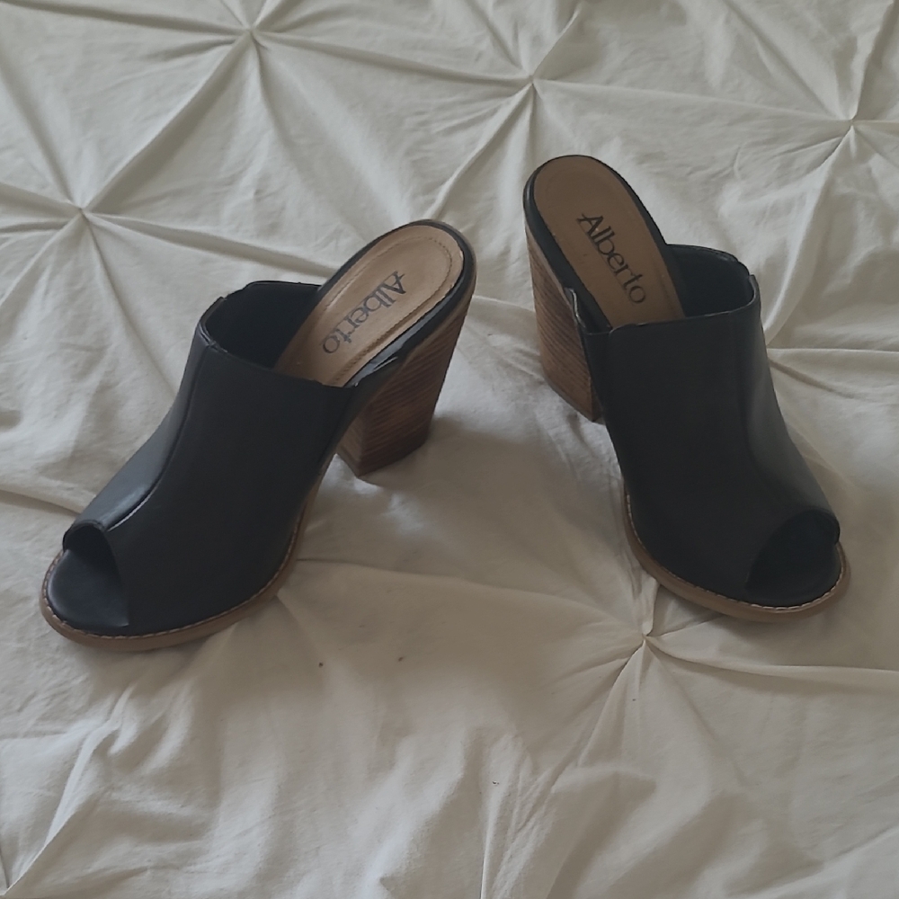 Alberto Black Women's Peep-Toe Heeled Mules